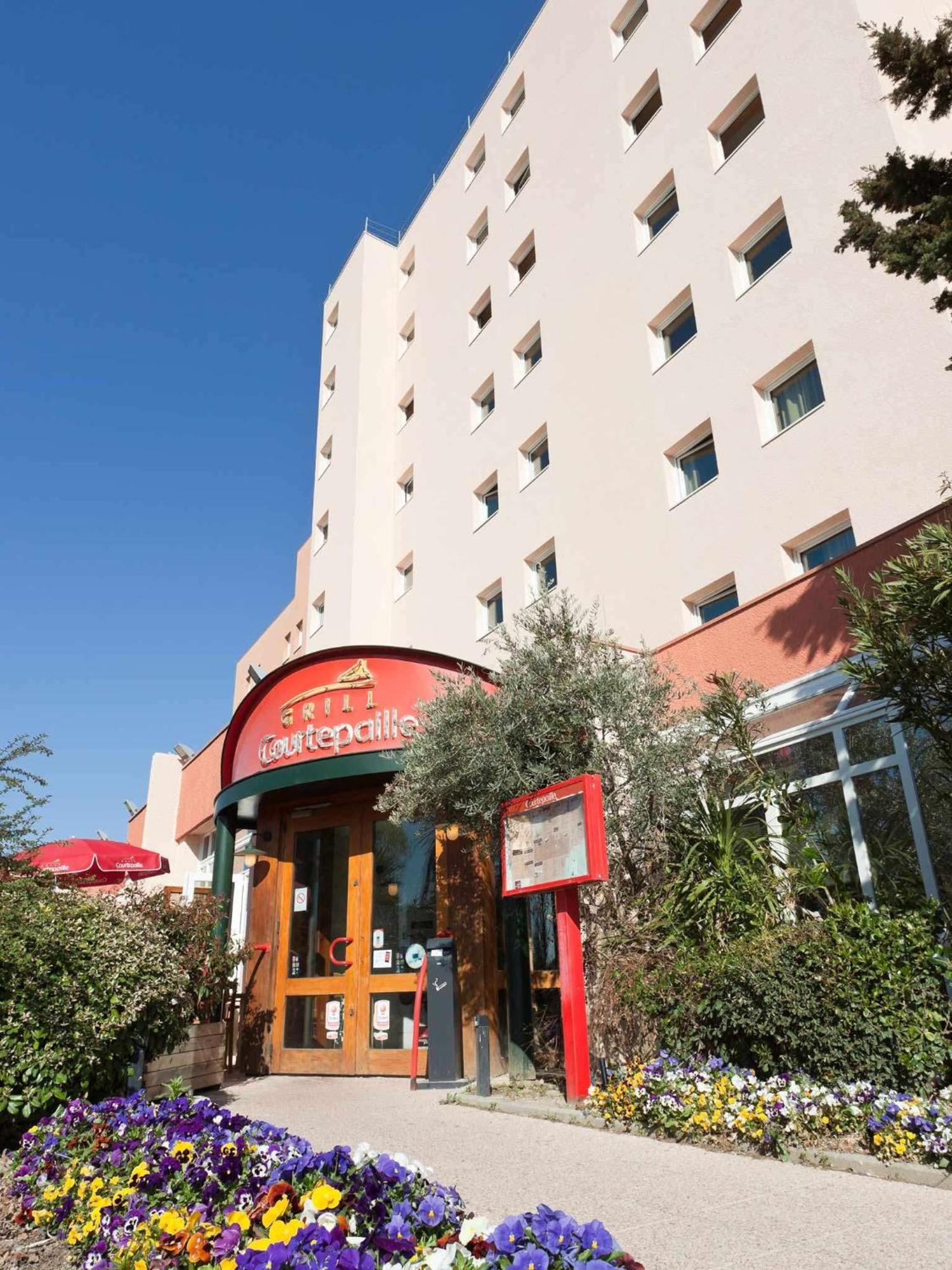 Ibis Marseille Provence Aeroport Hotel 3*